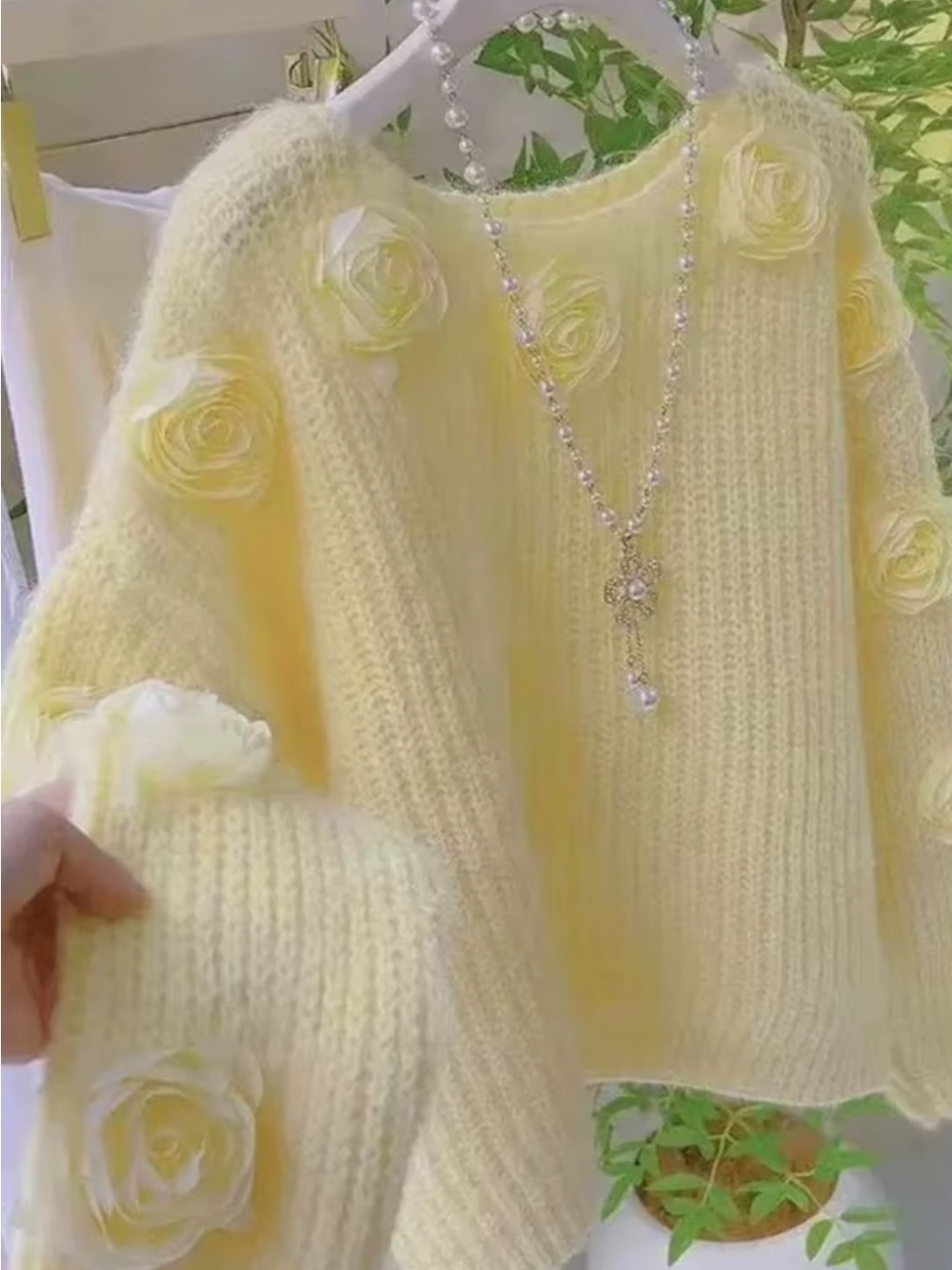 Buttery Yellow Knit 3-D Rose-Appliqué Drop Shoulder Knit Crewneck Sweater Sz XL